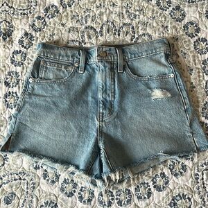 Madewell relaxed denim shorts size 24